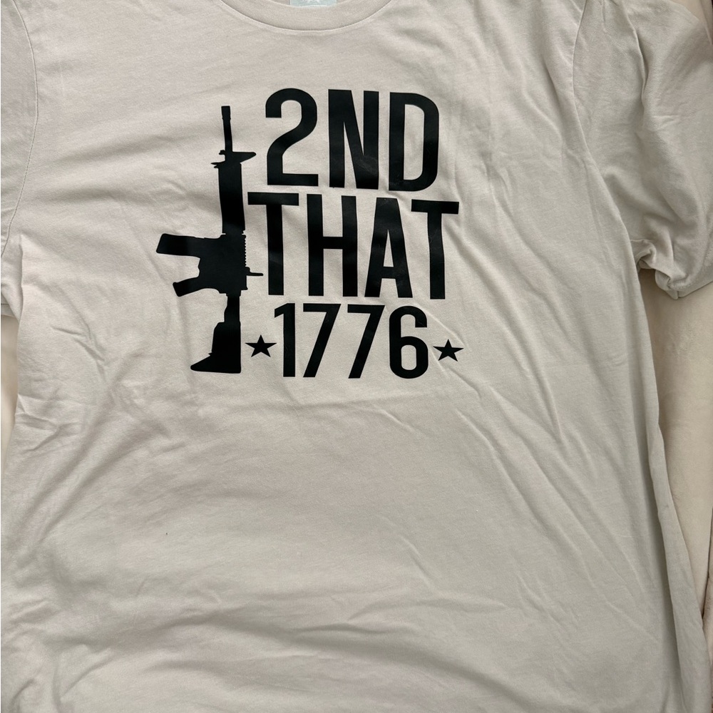 Graphic Tee with 2nd Amendment Design